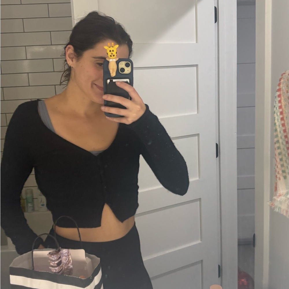 Wilfred Aritzia Black Crop Top long sleeve button up